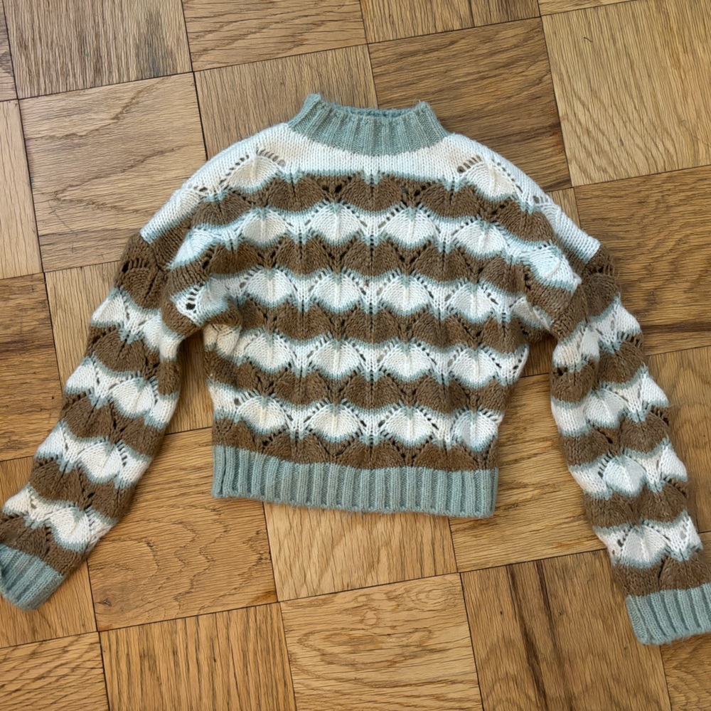 The best sweater - light blue, brown & white